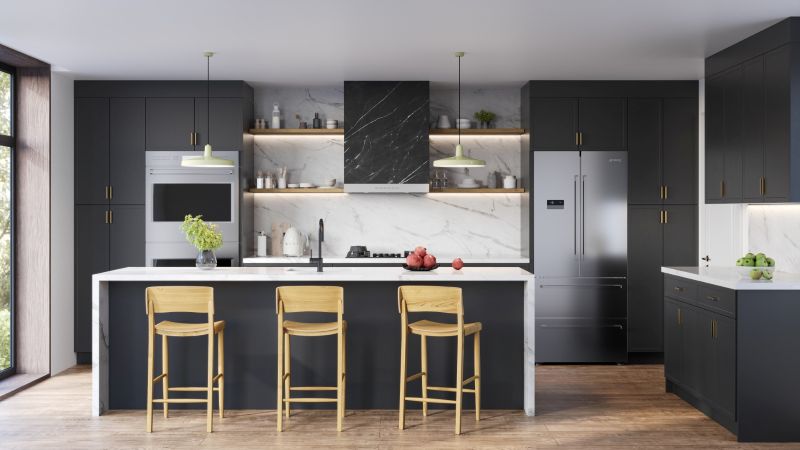 NARROW BLACK SHAKER